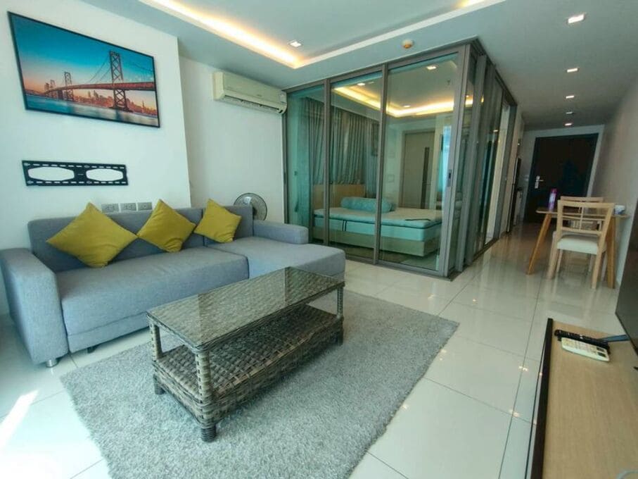 1BR Condo for Rent at Wongamat Tower, Pattaya | 42 sqm | 20th Floor | Sea View
