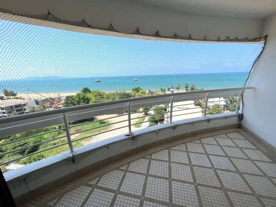 1BR Condo for Rent at Metro Jomtien Condotel, Pattaya | 110 sqm | 9th Floor | Sea View | Beachfront