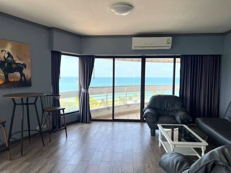 1BR Condo for Rent at Metro Jomtien Condotel, Pattaya | 110 sqm | 9th Floor | Sea View | Beachfront