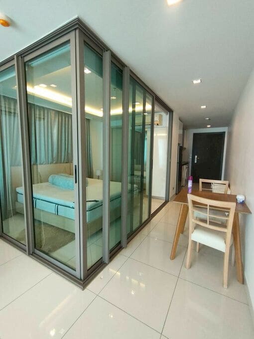 1BR Condo for Rent at Wongamat Tower, Pattaya | 42 sqm | 20th Floor | Sea View