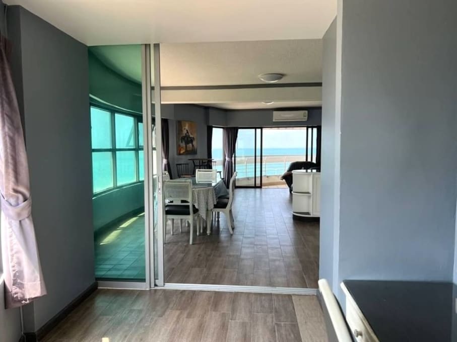 1BR Condo for Rent at Metro Jomtien Condotel, Pattaya | 110 sqm | 9th Floor | Sea View | Beachfront