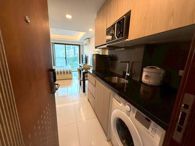 Studio Condo for Rent at Laguna Beach Resort 2, Pattaya | 24 sqm | Building D | 4th Floor | Pool View (D423)