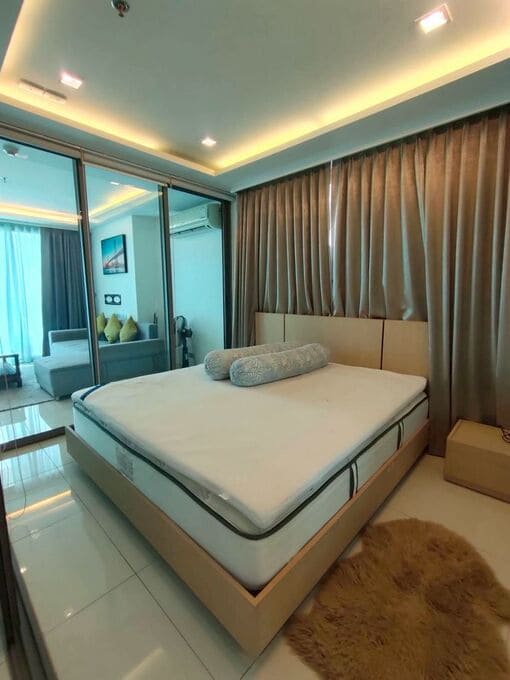 1BR Condo for Rent at Wongamat Tower, Pattaya | 42 sqm | 20th Floor | Sea View