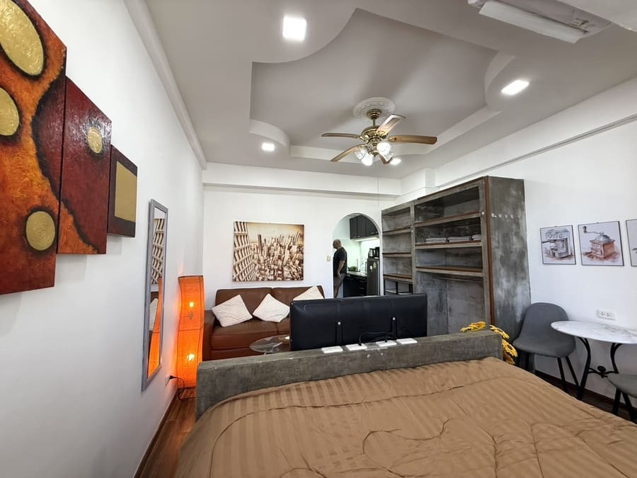 Thepthip Mansion（天赐公寓）开间30㎡｜紧邻芭提雅公园夜市｜距离Yinyom海滩400米