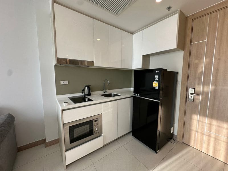 1BR Condo for Rent at The Riviera Jomtien, Pattaya | 35 sqm | 19th Floor | Sea View | Near Jomtien Beach   (19B06)