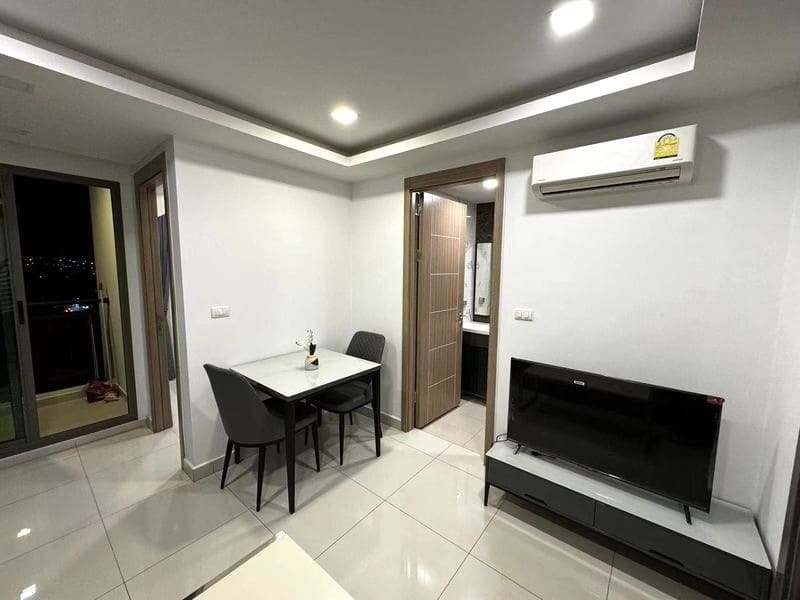 1BR Condo for Rent at Arcadia Beach Continental, Pattaya | 26 sqm | Building D | 7th Floor |Lagoon Pool（D706）