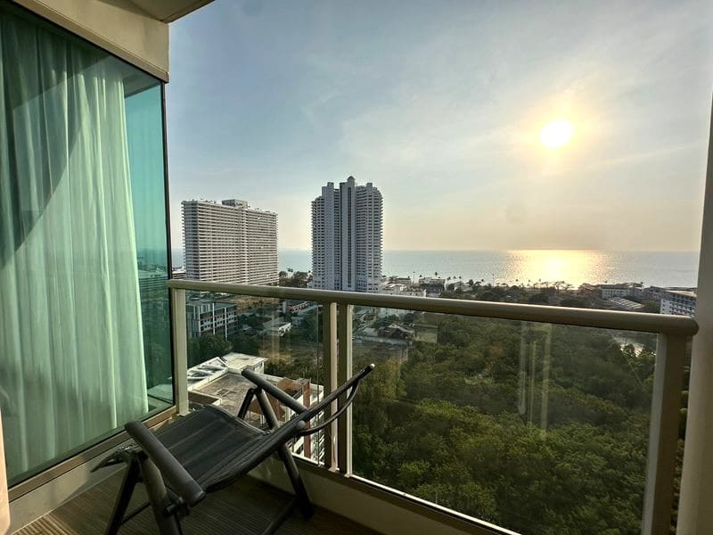 1BR Condo for Rent at The Riviera Jomtien, Pattaya | 35 sqm | 19th Floor | Sea View | Near Jomtien Beach   (19B06)