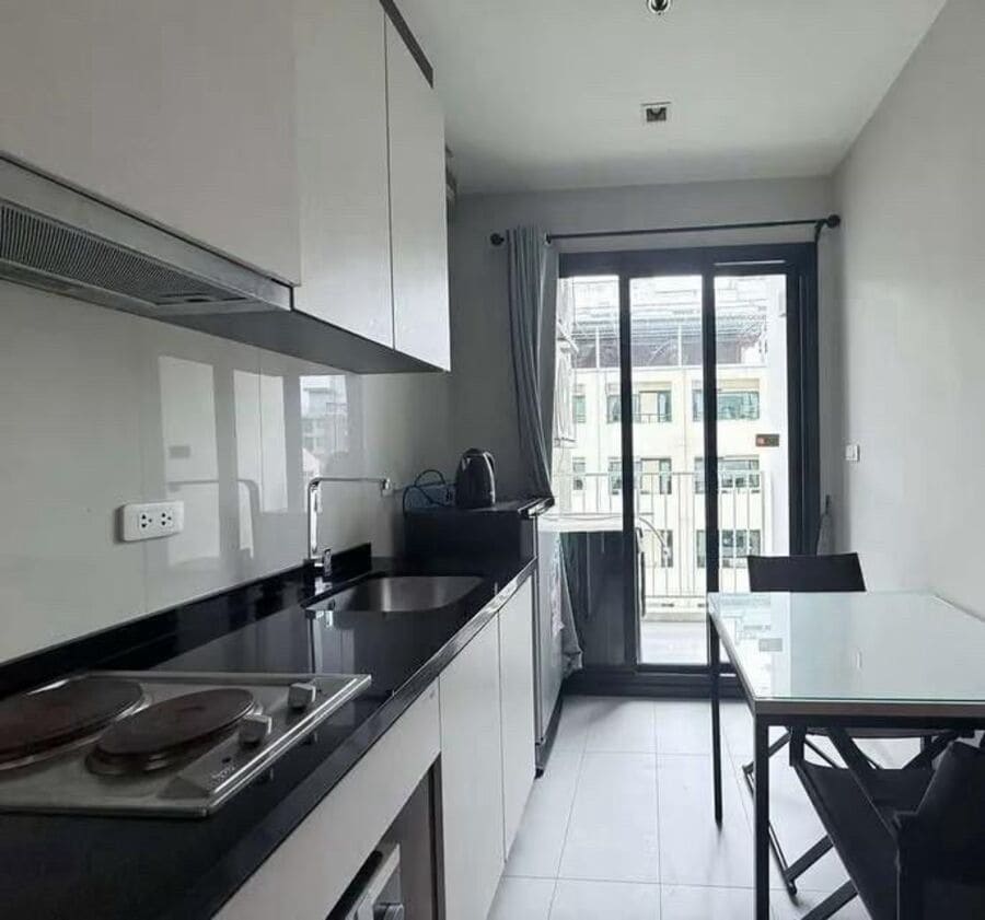 1BR Condo for Rent at The Base Central Pattaya | 30 sqm | Building B | 4th Floor | Near Central Festival Pattaya Beach