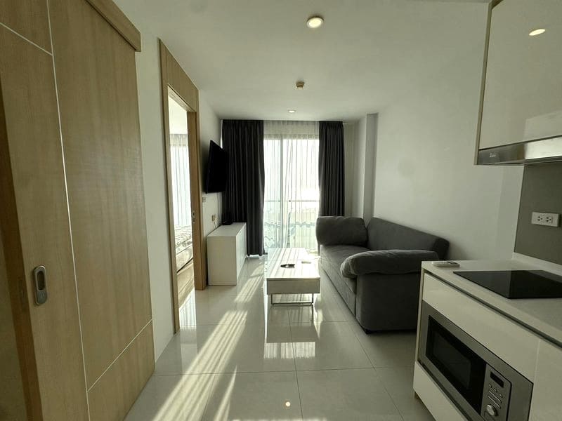 1BR Condo for Rent at The Riviera Jomtien, Pattaya | 35 sqm | 19th Floor | Sea View | Near Jomtien Beach   (19B06)