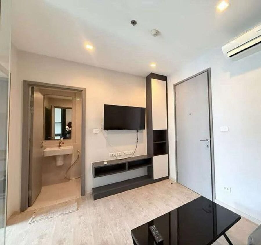 1BR Condo for Rent at The Base Central Pattaya | 30 sqm | Building B | 4th Floor | Near Central Festival Pattaya Beach