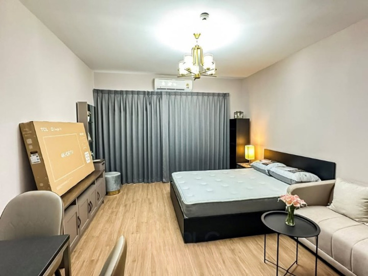 Unicca（尤里卡公寓）1居33㎡｜10楼｜城市景｜新装修｜紧邻素坤逸路的 Big C 大型超市