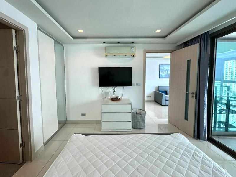 1BR Condo for Rent at Wongamat Tower｜65 sqm｜15th Floor｜Sea View｜Adjacent to Wong Amat Beach (1503)