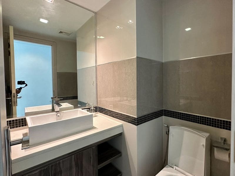 1BR Condo for Rent at Wongamat Tower｜65 sqm｜15th Floor｜Sea View｜Adjacent to Wong Amat Beach (1503)