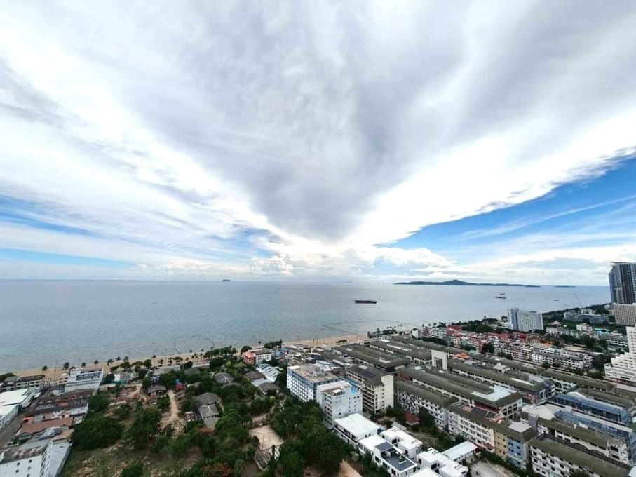 1BR Condo for Rent at The Riviera Jomtien, Pattaya | 35 sqm | 36th Floor | Sea View | Near Jomtien Beach (36B08)