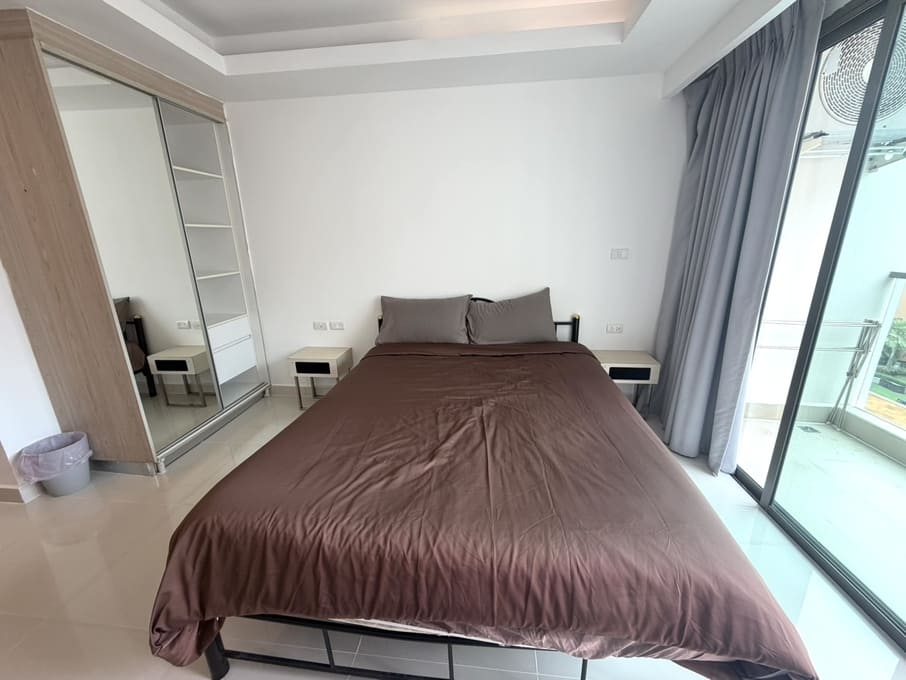 Studio Condo for Rent at Laguna Beach Resort 2｜24 sqm｜Building D｜6th Floor｜Pool View｜Large Resort-Style Lagoon Pool (D623)