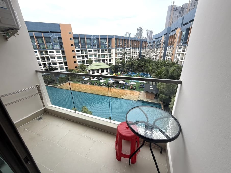 Studio Condo for Rent at Laguna Beach Resort 2｜24 sqm｜Building D｜6th Floor｜Pool View｜Large Resort-Style Lagoon Pool (D623)