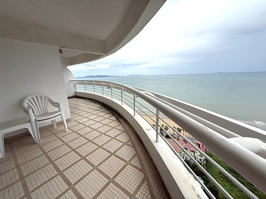 Metro Jomtien Condotel（迈特罗中天）2居147㎡｜33楼｜壮丽海景｜中天海滩旁