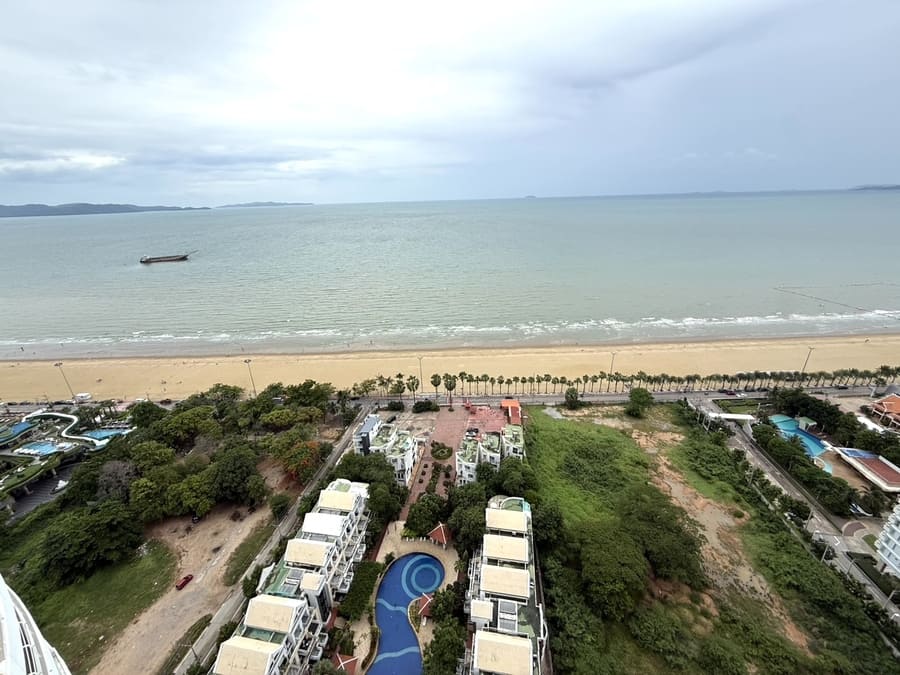 Metro Jomtien Condotel（迈特罗中天）2居147㎡｜33楼｜壮丽海景｜中天海滩旁