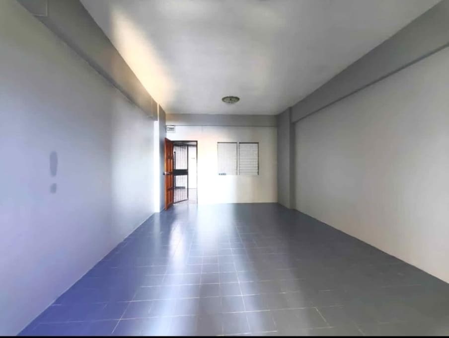 芭提雅市中心 9 Karat Condo（9克拉公寓）开间31㎡｜2楼｜泳池景