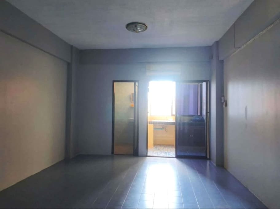 芭提雅市中心 9 Karat Condo（9克拉公寓）开间31㎡｜2楼｜泳池景