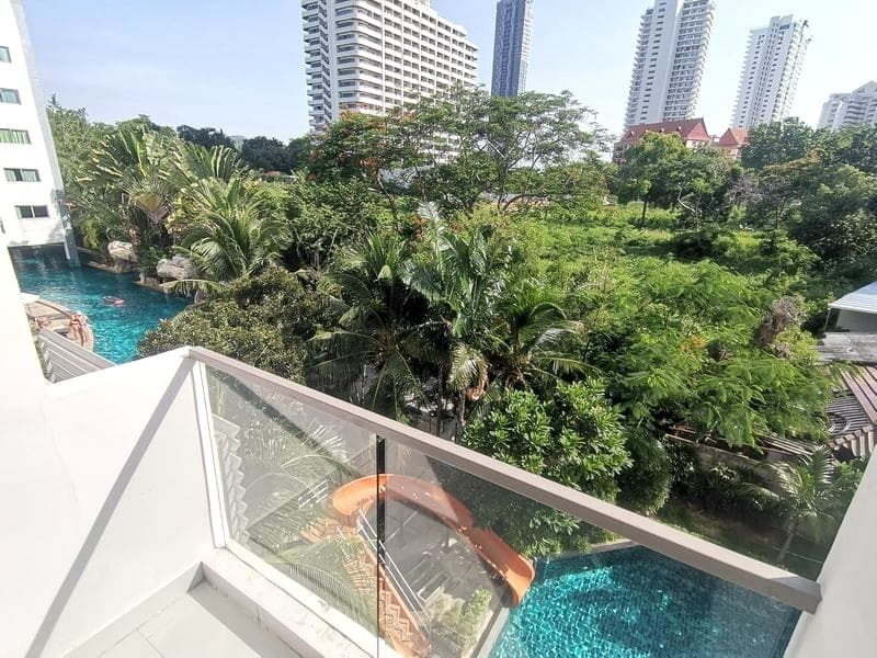 1BR Condo for Rent at Club Royal, Pattaya | 35 sqm | Building D | 4th Floor | Pool View (D408)
