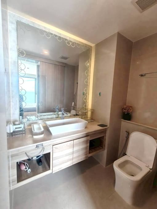 1BR Condo for Rent at The Riviera Jomtien, Pattaya | 35 sqm | 36th Floor | Sea View | Near Jomtien Beach (36B08)