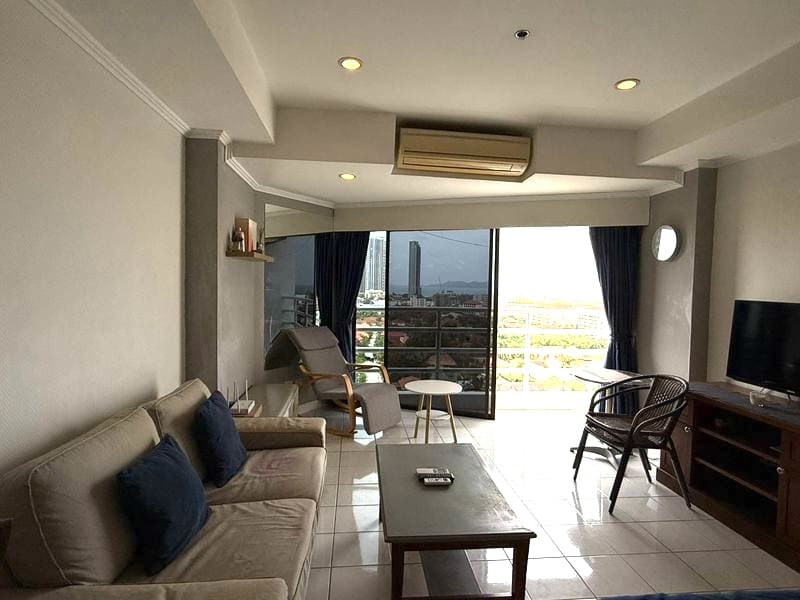 Studio Condo for Rent at View Talay 2B, Pattaya | 37 sqm | 12th Floor | Partial Sea View | Near Dongtan Beach | Near Jomtien Bus Station