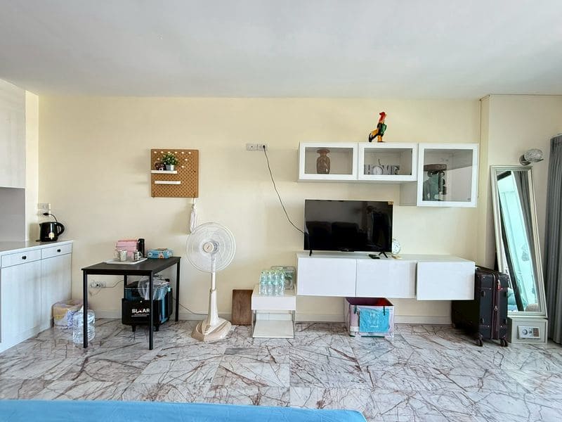 Studio Condo for Rent at View Talay 5C, Pattaya | 48 sqm | 18th Floor | Sea View | Adjacent to Jomtien Beach