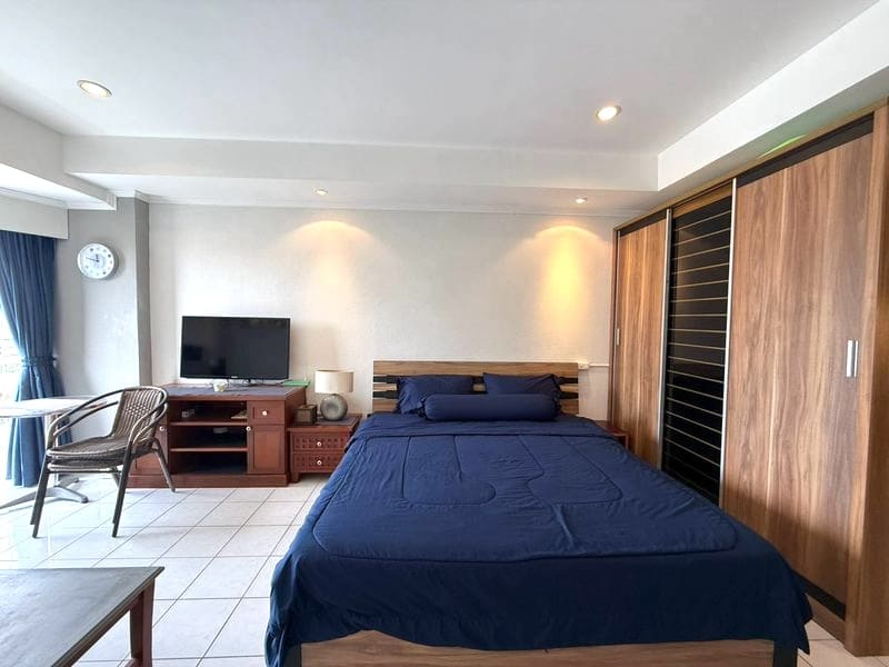 Studio Condo for Rent at View Talay 2B, Pattaya | 37 sqm | 12th Floor | Partial Sea View | Near Dongtan Beach | Near Jomtien Bus Station