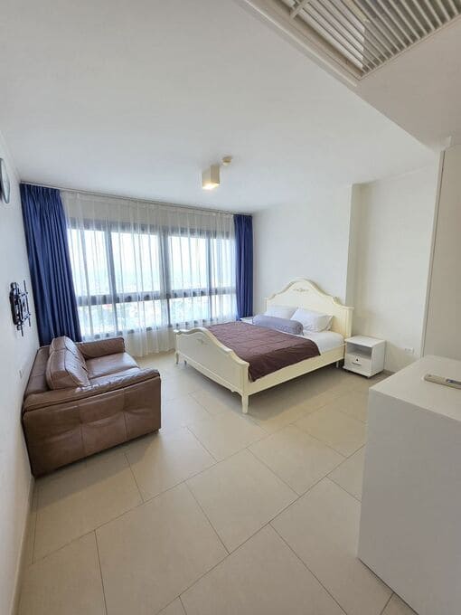3BR Condo for Rent at Zire Wongamat, Pattaya | 100 sqm | 44th Floor | Stunning Sea View | Adjacent to Wongamat Beach