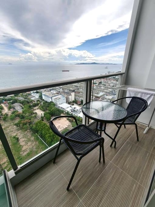 1BR Condo for Rent at The Riviera Jomtien, Pattaya | 35 sqm | 36th Floor | Sea View | Near Jomtien Beach (36B08)