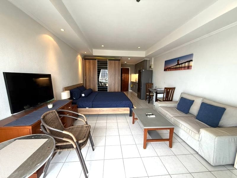 Studio Condo for Rent at View Talay 2B, Pattaya | 37 sqm | 12th Floor | Partial Sea View | Near Dongtan Beach | Near Jomtien Bus Station