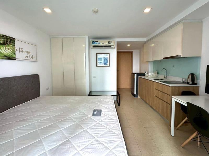 Studio Condo for Rent at Aurora Pratumnak｜26 sqm｜7th Floor｜Partial Sea View (C716)