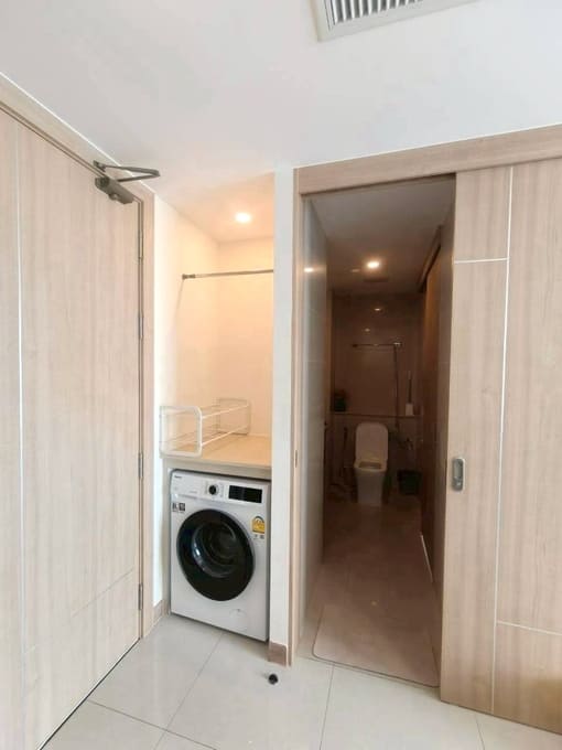1BR Condo for Rent at The Riviera Jomtien, Pattaya | 35 sqm | 36th Floor | Sea View | Near Jomtien Beach (36B08)