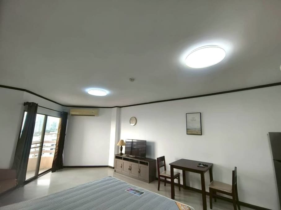 Studio Condo for Rent at Kieng Talay｜40 sqm｜13th Floor｜Sea View｜Near Yinyom Beach