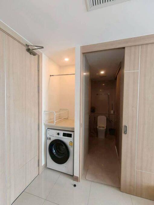 1BR Condo for Rent at The Riviera Jomtien, Pattaya | 35 sqm | 37th Floor | Sea View | Near Jomtien Beach (37B08)
