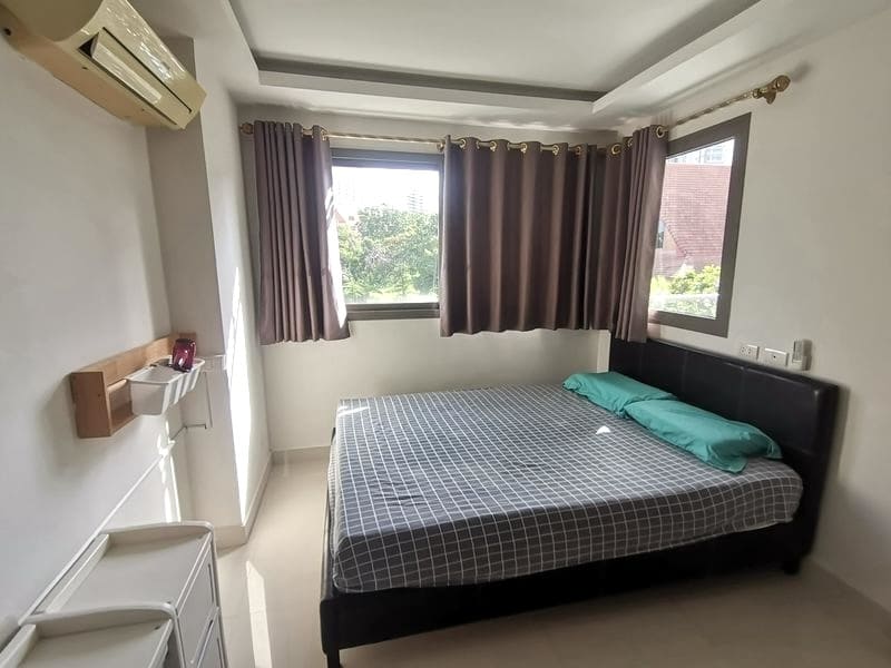 1BR Condo for Rent at Club Royal, Pattaya | 35 sqm | Building D | 4th Floor | Pool View (D408)