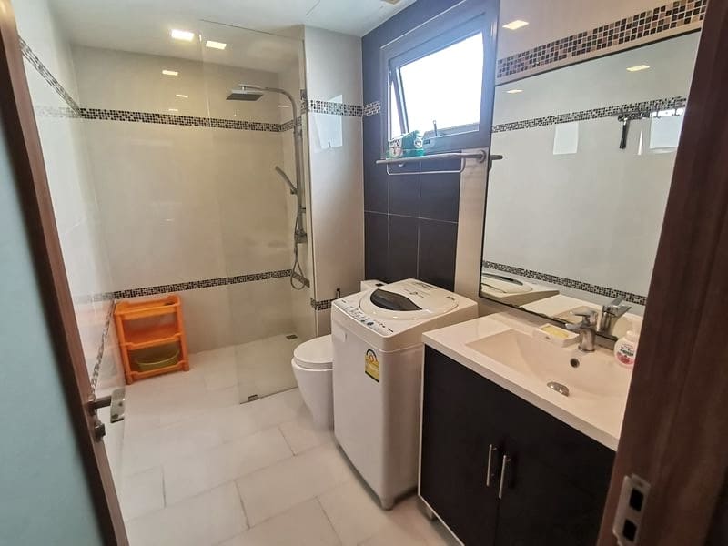 1BR Condo for Rent at Club Royal, Pattaya | 35 sqm | Building D | 4th Floor | Pool View (D408)