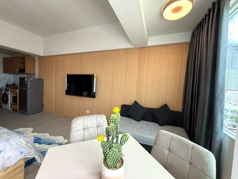 Studio Condo for Rent at Thiantong Condotel｜31 sqm｜6th Floor｜Sea View｜Fully Renovated｜Adjacent to Jomtien Beach (102)
