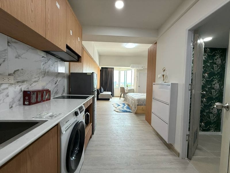 Studio Condo for Rent at Thiantong Condotel｜31 sqm｜6th Floor｜Sea View｜Fully Renovated｜Adjacent to Jomtien Beach (102)