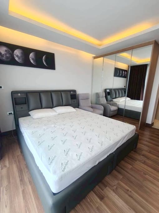 Studio Condo for Rent at The Peak Towers｜32 sqm｜Building B｜15th Floor｜Partial Sea View｜Near Royal Varuna Yacht Club（B1505）