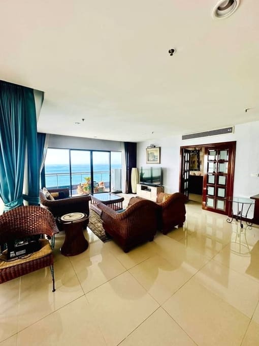 Baan Haad U Thong Pattaya（乌通海滩公寓）3居245㎡｜21楼｜壮丽海景｜Yinyom 海滩旁