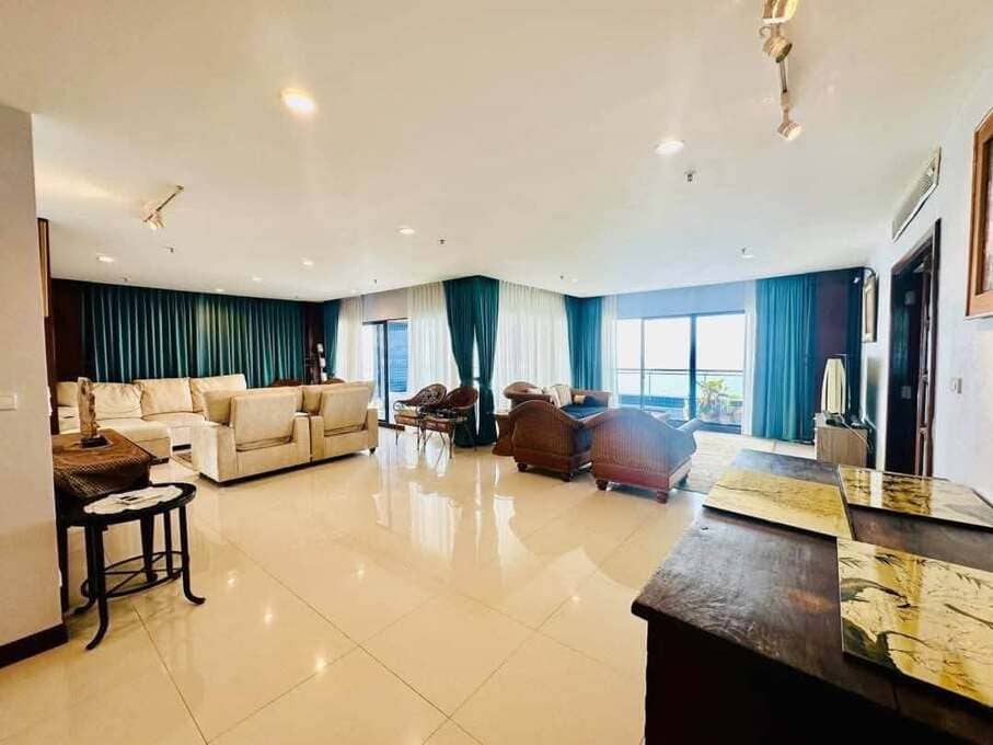 Baan Haad U Thong Pattaya（乌通海滩公寓）3居245㎡｜21楼｜壮丽海景｜Yinyom 海滩旁