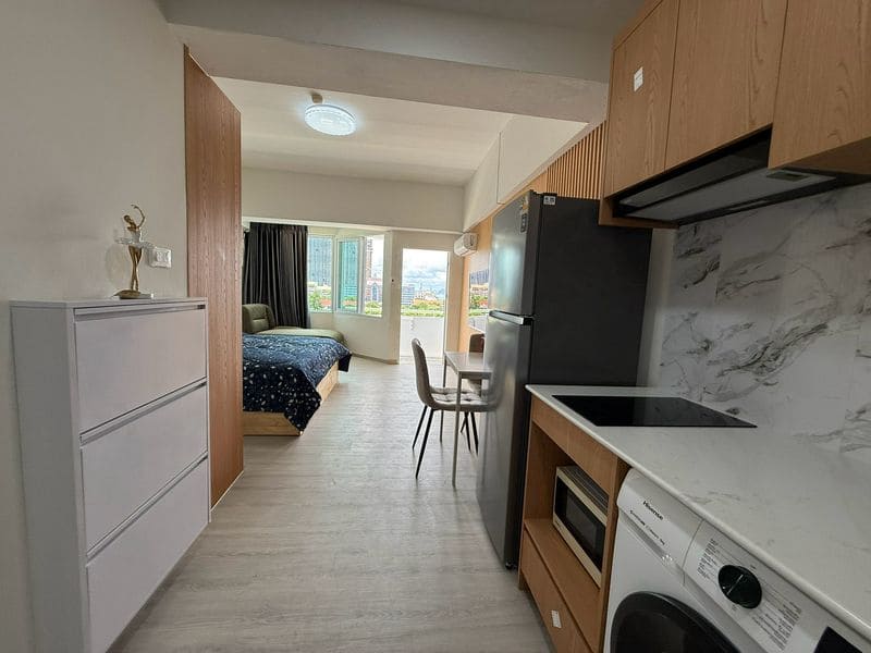 Studio Condo for Rent at Thiantong Condotel｜31 sqm｜6th Floor｜Sea View｜Fully Renovated｜Adjacent to Jomtien Beach (101)