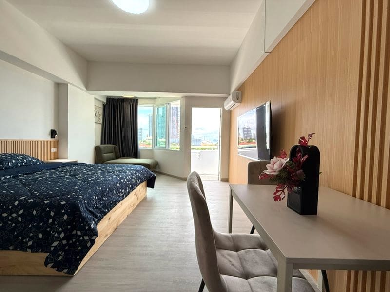 Studio Condo for Rent at Thiantong Condotel｜31 sqm｜6th Floor｜Sea View｜Fully Renovated｜Adjacent to Jomtien Beach (101)