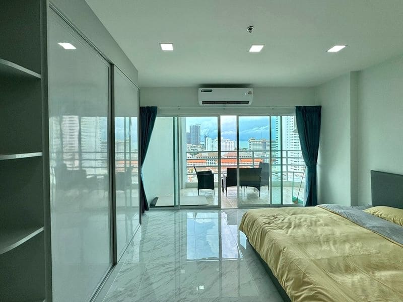 Studio Condo for Rent at View Talay 5D, Pattaya | 48 sqm | 16th Floor | Sea View | Jomtien Beach